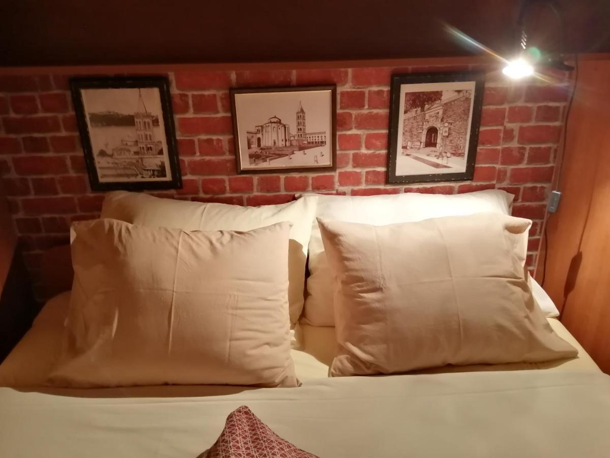 Apartments Tamara Sukošan エクステリア 写真