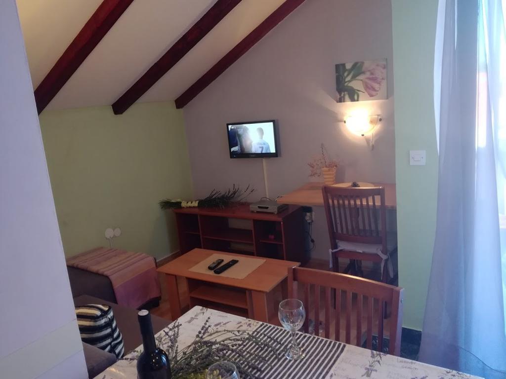 Apartments Tamara Sukošan エクステリア 写真